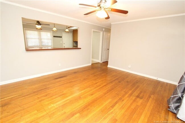 Building Photo - 819 James St