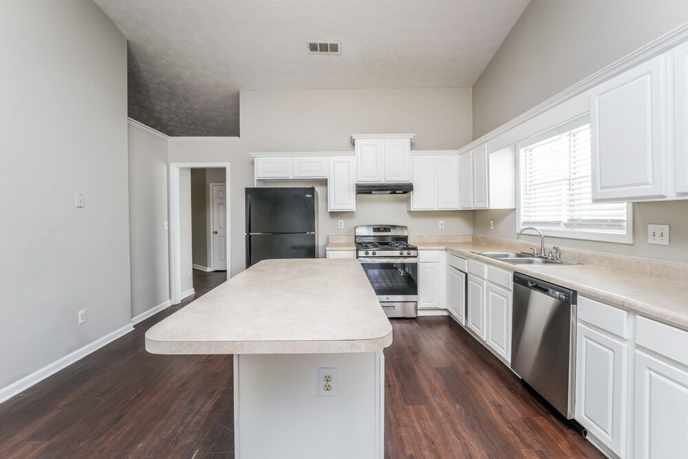 Building Photo - 920 Glen Oaks Ln