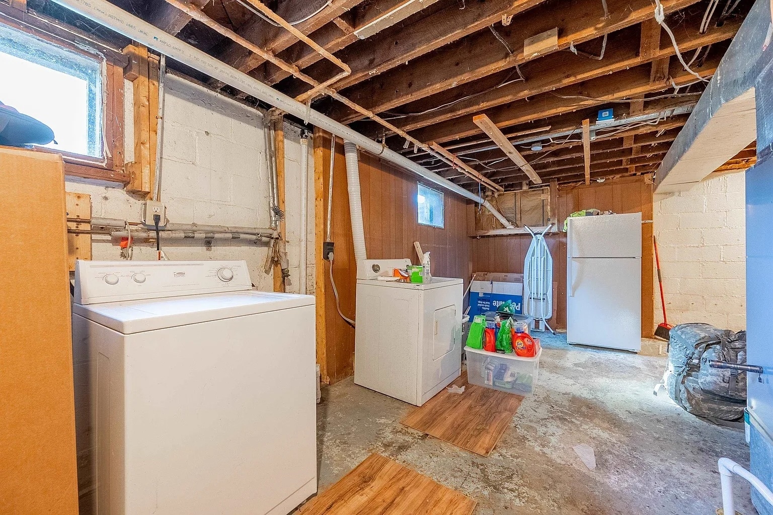 Building Photo - 127 Lucas Dr