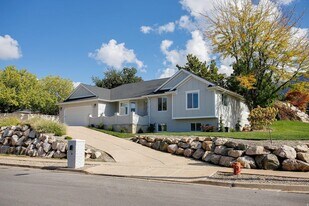 Building Photo - 1306 Thornfield Rd