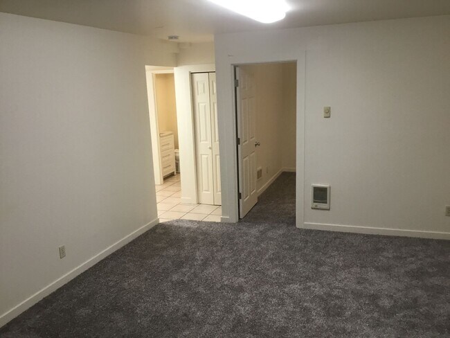 Building Photo - 1029000