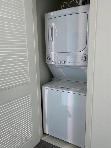 Building Photo - 1100 S Miami Ave