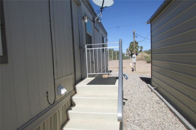 Building Photo - 2175 Maverick Dr