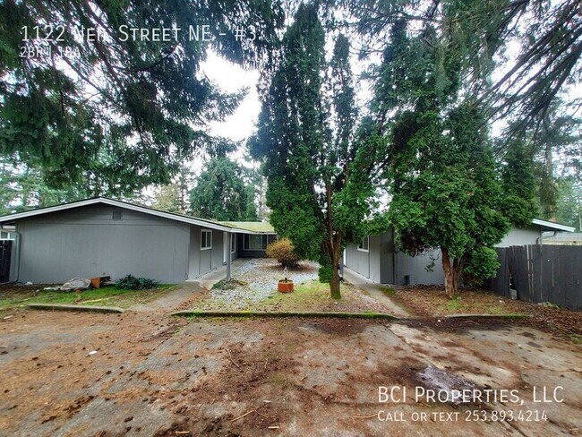 Building Photo - 1122 Neil St NE