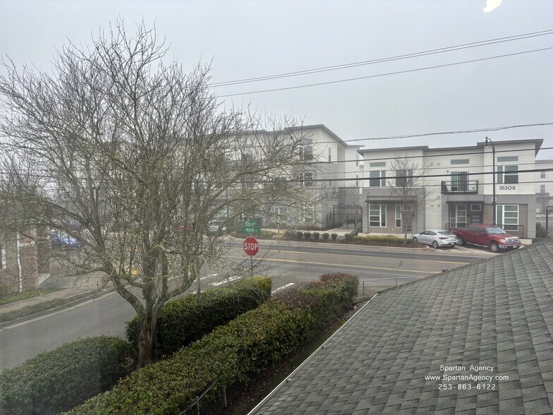 Building Photo - 15310 Main St E