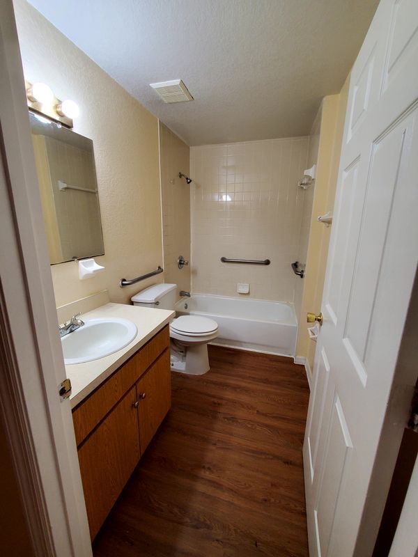 Building Photo - 1022 Church St