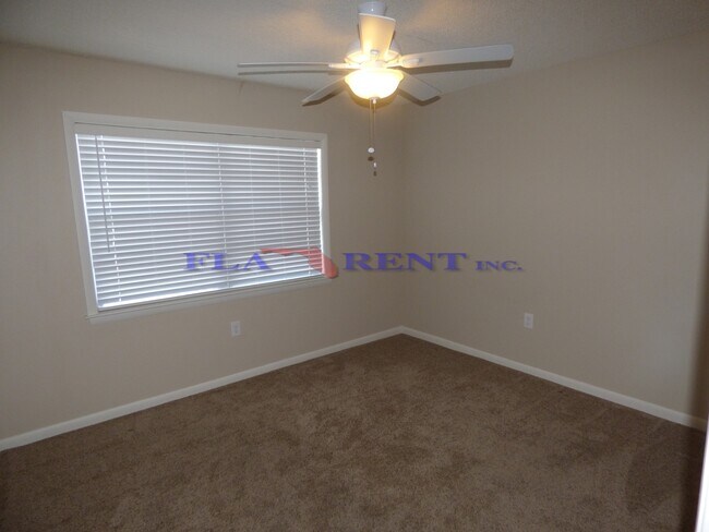 Building Photo - 1160 Calle Del Norte