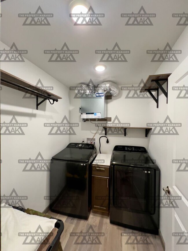 Building Photo - Beautiful 3-Bedroom, 2-Bath Home in North ...