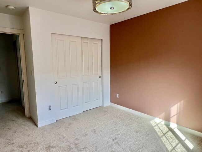 Building Photo - Bothell Home