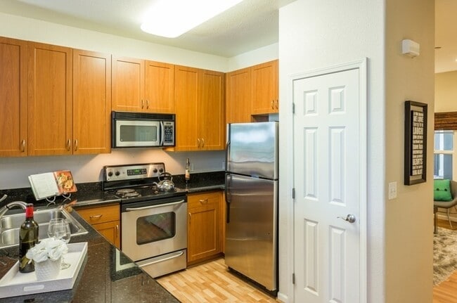 Building Photo - EPIC REA:  2BR/2B Beautiful Condo w/ 2 Parking Spaces in the Heart of Emeryville