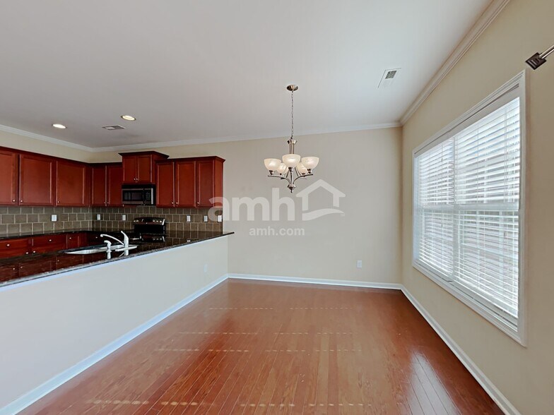 Building Photo - 4 Bolter Ct