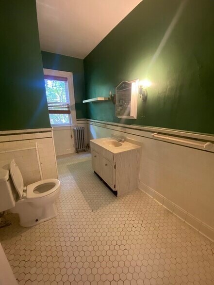 Building Photo - 61 Montebello Rd