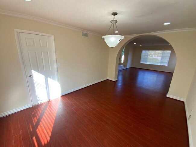 Building Photo - 4 BEDROOM AT THE LAKES WITH A POOL AND SPA!!