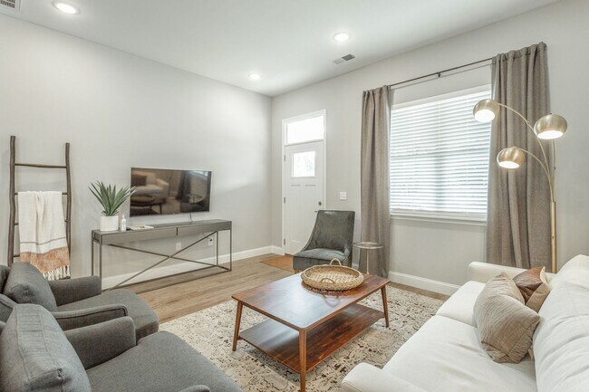 Building Photo - New 4 Bedroom Home in Red Bank with 2-Car Garage