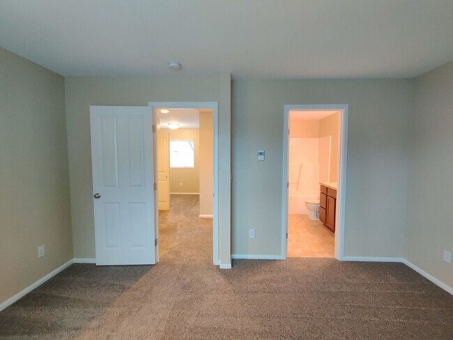 Building Photo - 8726 Stockholm Ln NE