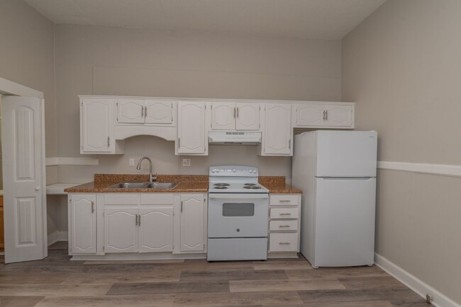 Building Photo - Section 8 Ok! Fully Renovated 1 Bed/1 Bath...