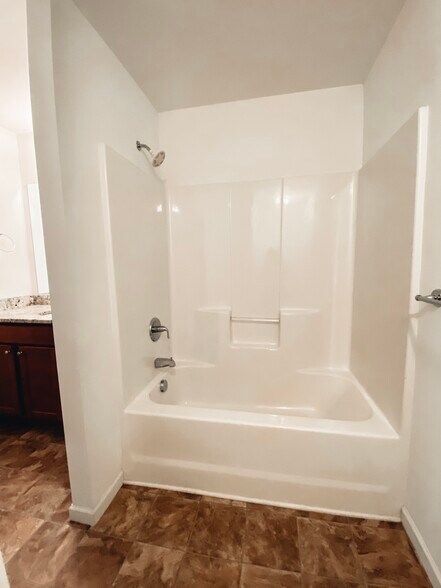 Building Photo - 192 Flatview Way