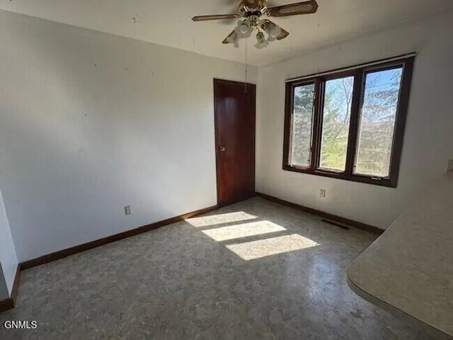 Building Photo - 1123 2nd Ave E