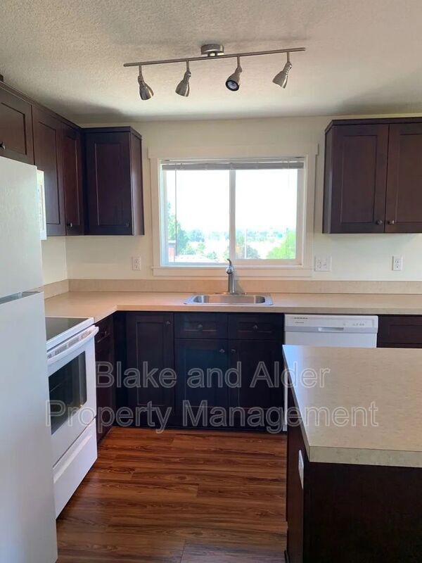 Building Photo - 8211 N Montana Ave