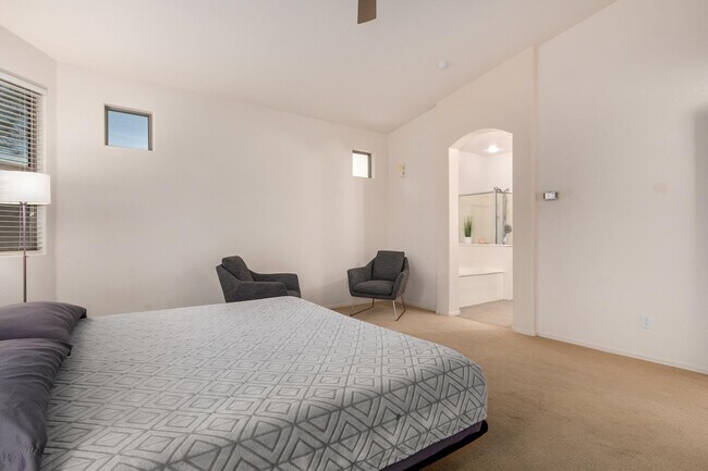 Building Photo - 15273 W Edgemont Ave