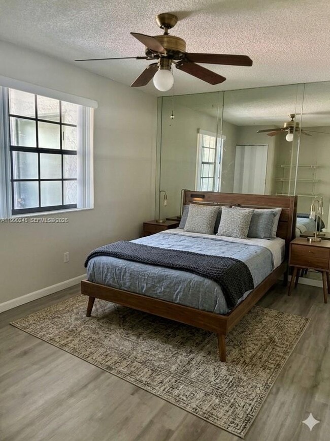 Building Photo - 1024 S Independence Dr