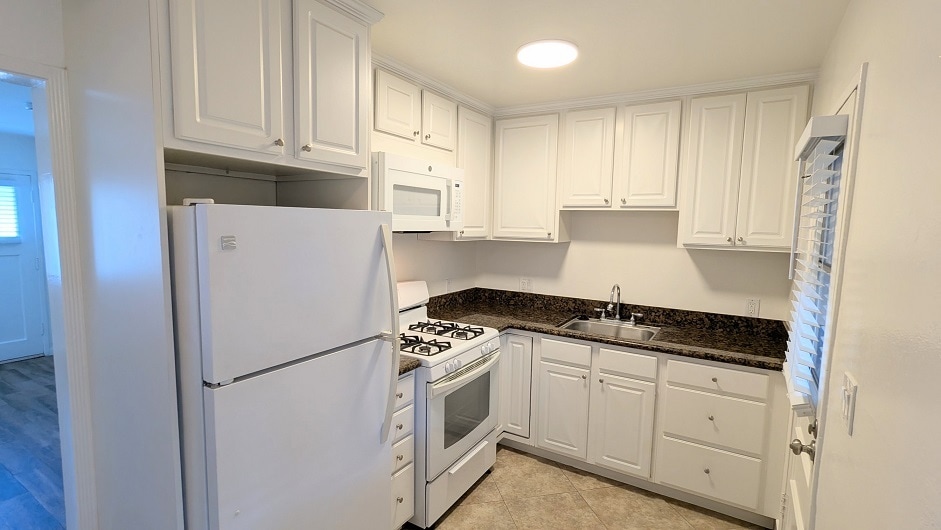 Building Photo - 201 N Florence St