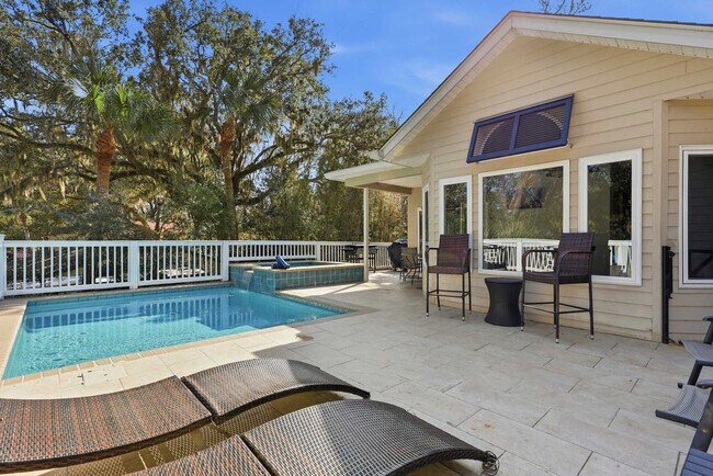 Building Photo - 6 Ibis St