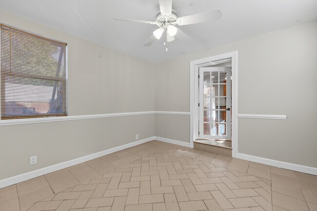 Building Photo - 142 Wolcott St