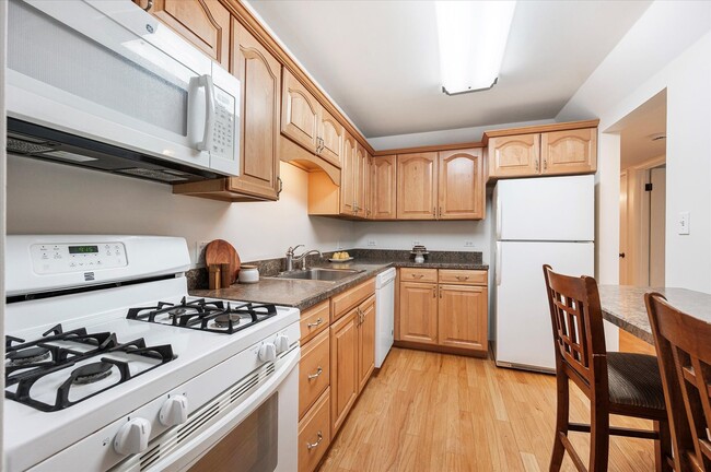 Building Photo - 100 W Butterfield Rd