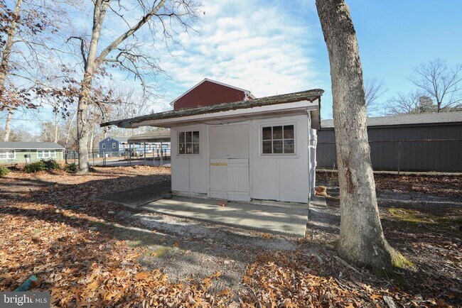 Building Photo - 332 Woodbine St