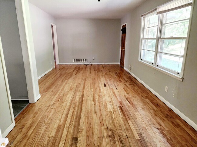 Building Photo - 1808 Meadowglades Dr