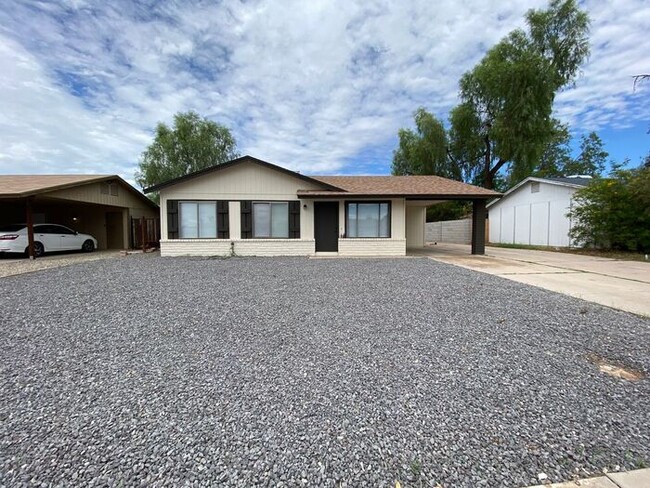 Primary Photo - Beautiful, updated home in Chandler!