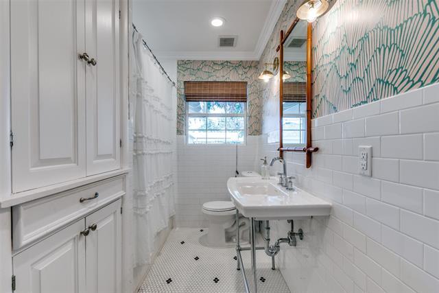 Building Photo - 6145 Monticello Ave