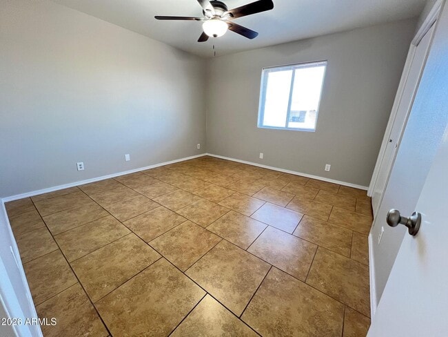 Building Photo - 551 W Gail Dr