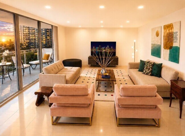 Building Photo - 2030 S Ocean Dr