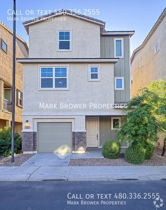 Building Photo - 1182 S Sunset Dr