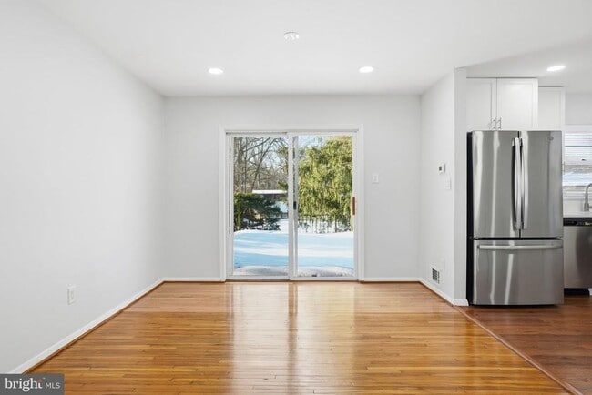 Building Photo - 6427 Pima St