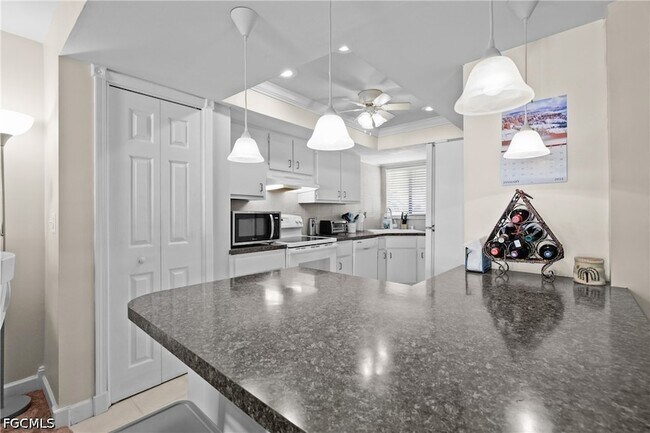 Building Photo - 1203 SW 48th Terrace