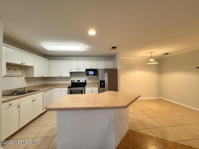 Building Photo - 3591 Kernan Blvd S