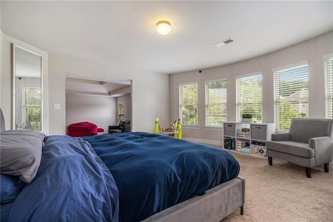 Building Photo - 2701 Blake Towers Ln