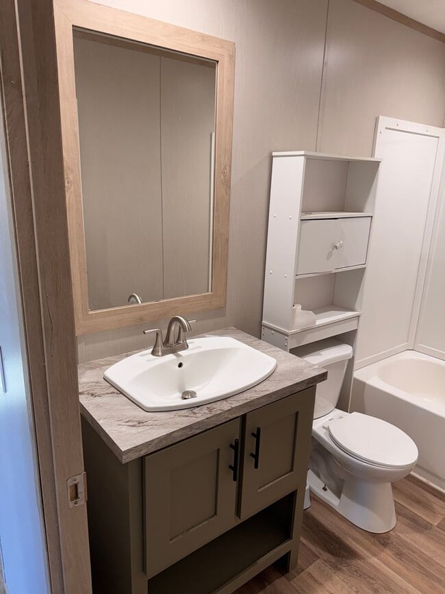 Building Photo - 3 Bedroom || 2 Bathroom in Concord