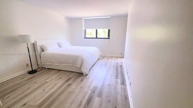 Building Photo - 170 Ocean Ln Dr