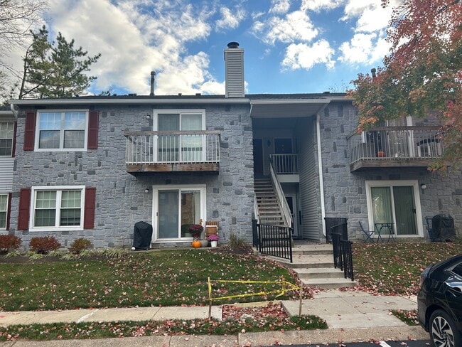 Primary Photo - 13 Quince Ct