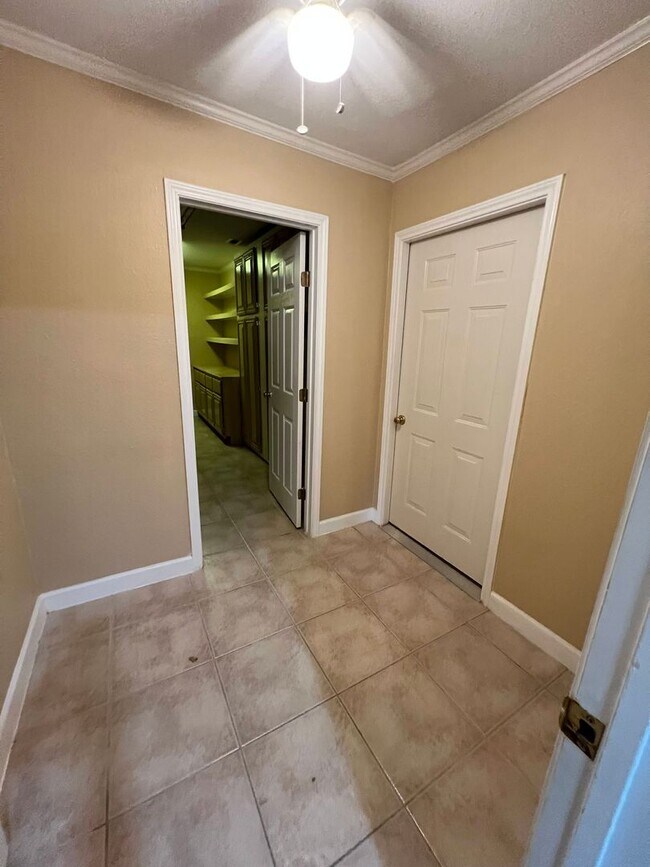 Building Photo - Shelmar Drive