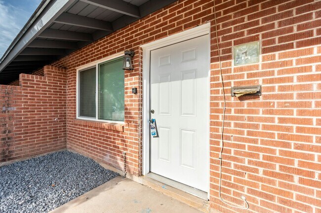 Building Photo - 3836 N 15th Ave