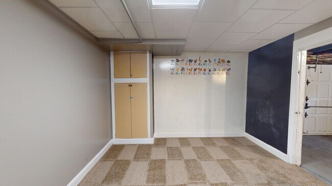 Building Photo - Spacious Three Bedroom Silver Spring House...