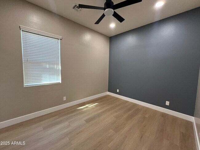 Building Photo - 20480 W Point Ridge Rd