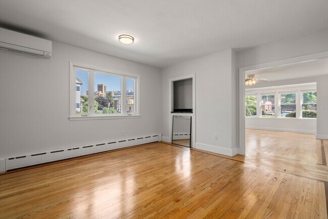Building Photo - 45 Henshaw St