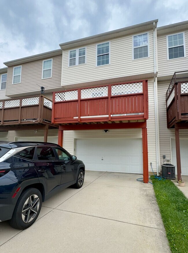 Building Photo - Charming 3BD/2BA/2 Half Bath Townhome with Garage in Aberdeen, MD!
