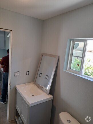 Building Photo - 3530 Las Tunas Pl